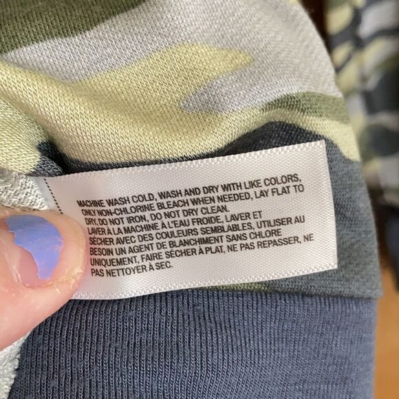 Banana Republic Camo L:S Top - Picture 5 of 5